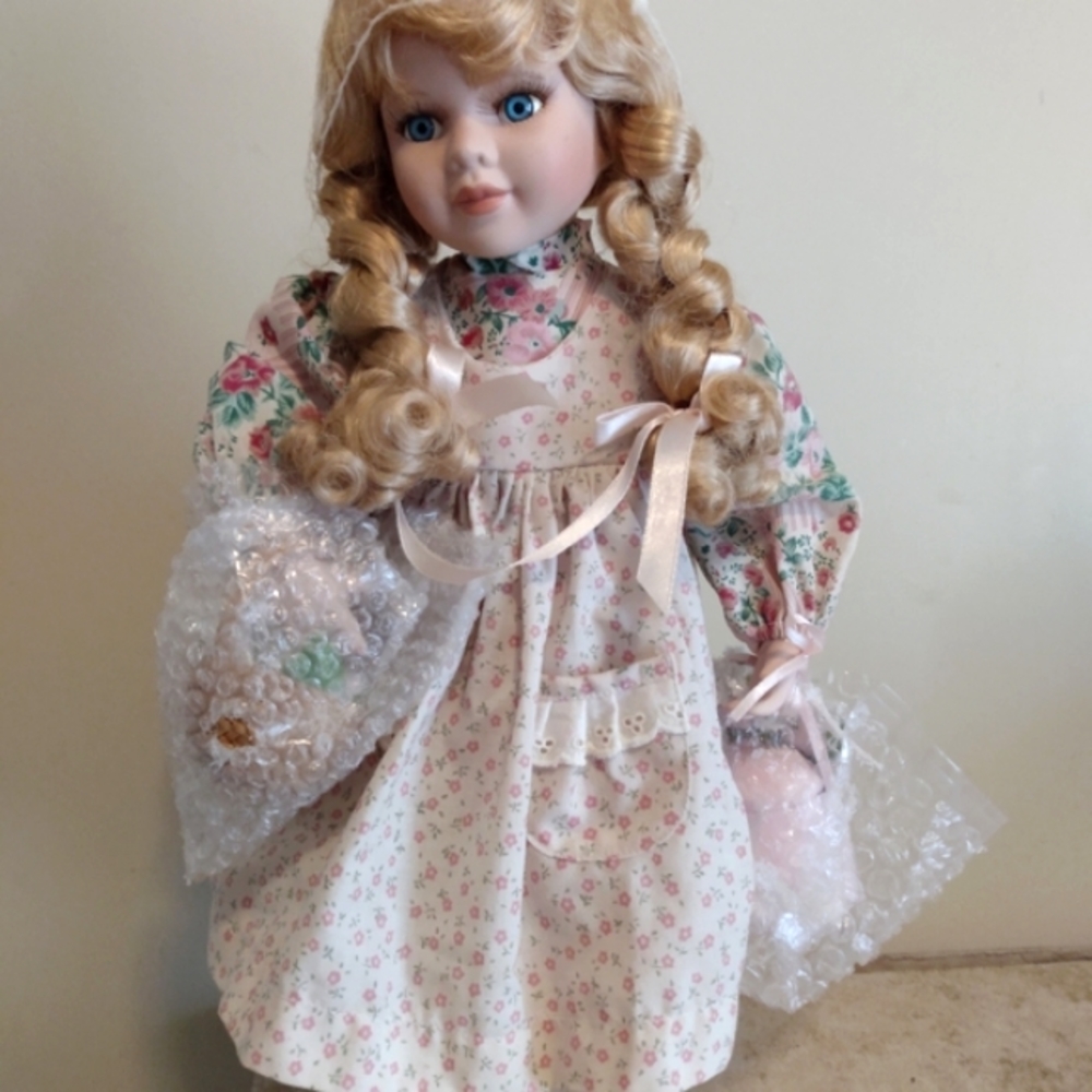 Vintage Porcelain Gardening Doll - Picture 2 of 6